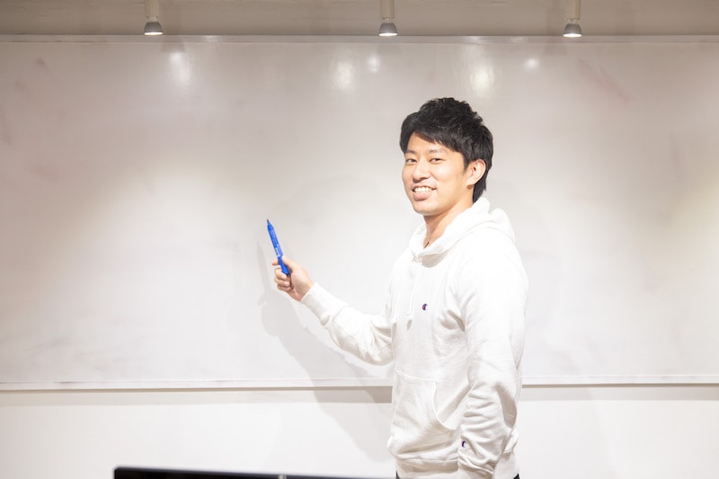 Webエンジニアになるために必要なスキルを徹底的に磨くことができます。